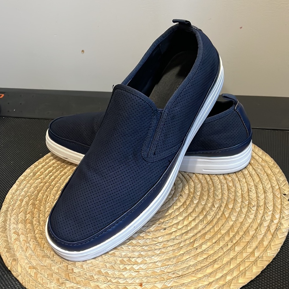 Reaction by Keneth Cole Slip-on Sneakers Size 10